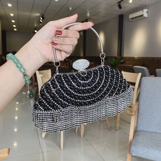 Cluth đa du tiệc