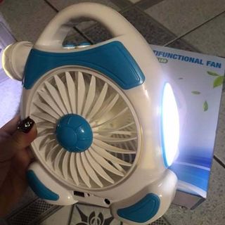 Quạt tích điện đa chức năng tiện dụng