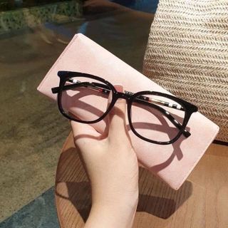 Kính nữ giả cận cao cấp