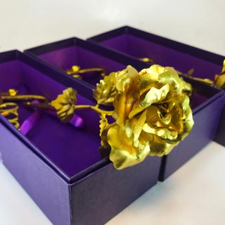Hoa hồng mạ vàng 24K cao cấp có kèm đế LOVE