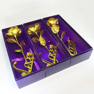 Hoa hồng mạ vàng 24K cao cấp có kèm đế LOVE