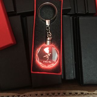 Móc khoá phale với đèn led phát sáng