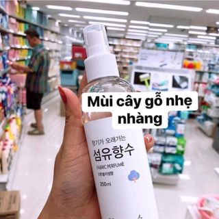 Xịt thơm quần áo Fabric Perfume Hàn Quốc 250ml