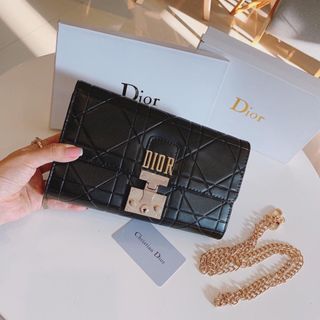 Vi nữ co dây đeo