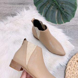 Giày Boot da thật toàn bộ cực đẹp
Lót êm mềm