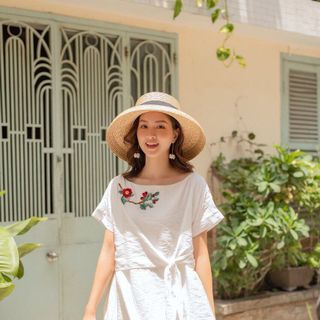 Set váy trắng áo thêu hoa cột nơ TK