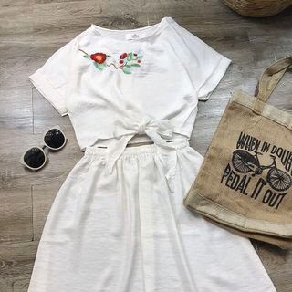 Set váy trắng áo thêu hoa cột nơ TK