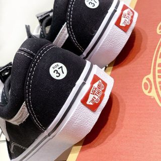 Giay Van sneaker thể thao Nam Nữ sỉ sỉ sll