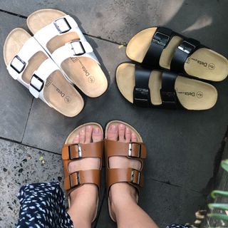 Dép đế trấu 2 khóa màu bò nữ