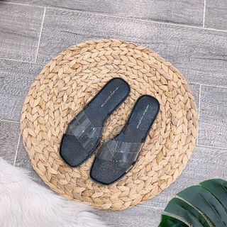 Dép quai trong dày dặn chắc chắn