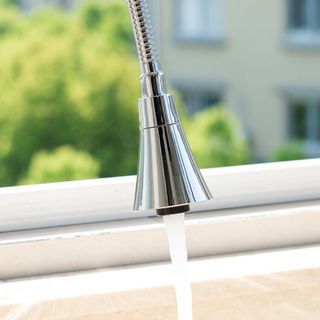 Bộ điều hướng tăng áp lực nước cho vòi rửa