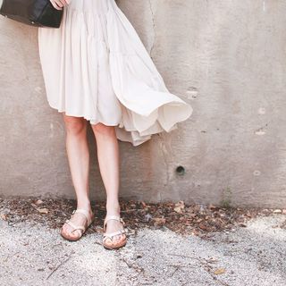 Dép đế trấu xỏ ngón màu trắng nữ