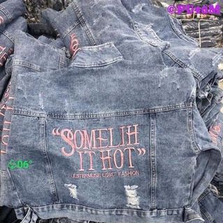 Áo Khoác Jeans In chữ Hồng