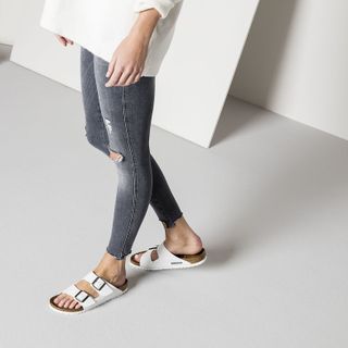 Dép đế trấu 2 khóa màu trắng nữ giá sỉ