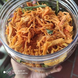 Khô gà lá chanh 1 hộp 500gr