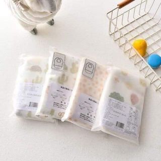 Yếm ăn dặm dùng 1 lần