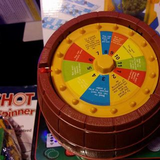 Đồ chơi đâm hải tặc 2 trong 1