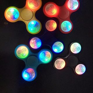 Con quay Spinner có đèn led phát sáng