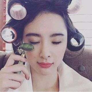 Đá lăn massa mặt Ngọc Bích