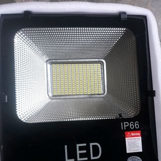 Đèn năng lượng mặt trời 60w IP66