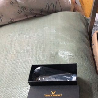 Kính v