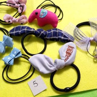 cột tóc nhiều màu nhiều mẫu và màu