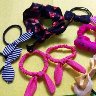 cột tóc nhiều màu nhiều mẫu và màu