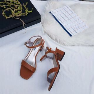 Giày Sandal gót 5p sang trọng
