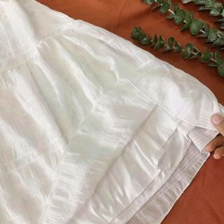 ĐẦM TRẮNG ĐẮP CHÉO BO EO