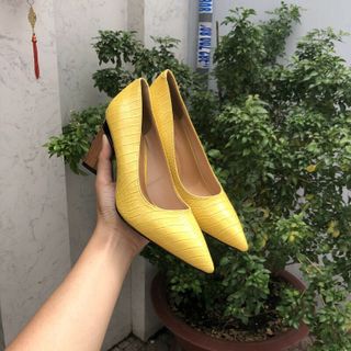 Giày bít mũi nhọn gót trụ lăn vân gỗ cực sang