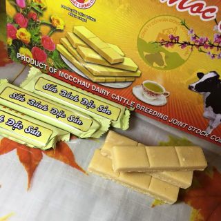 Bánh sữa Mộc Châu hộp vàng to 200g