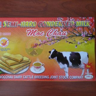 Bánh sữa Mộc Châu hộp vàng to 200g