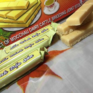 Bánh sữa Mộc Châu hộp vàng to 200g