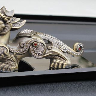 Nước hoa ô tô tỳ hưu