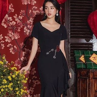 ĐẦM CỔ TIM TAY NGẮN LAI XÉO DÚN MS 2330