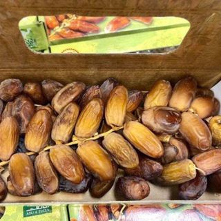 Chà là khô nguyên cành 05kg