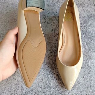 Giày bít mũi nhọn da bóng nano