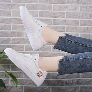 Giày Nữ Thể thao Màu Trắng Đế Bệt Thời Trang D2524