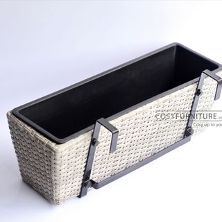 Chậu nhựa mây đan treo ban công P002