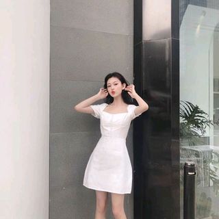 ĐẦM TRẮNG CỔ VUÔNG NÚT BỌC