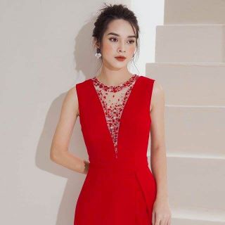 ĐẦM CỔ TIM SÂU LAI XẺ CAO CÓ QUẦN SHORT BÊN TRONG MS 2356