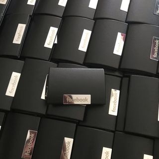 Hộp đựng namecard bằng da in khắc logo theo yêu cầu