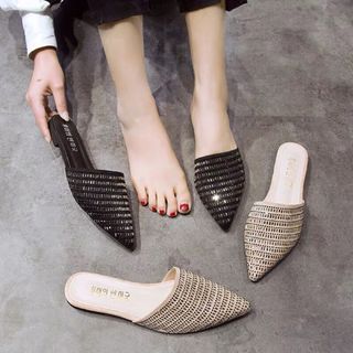 Dép sục đá