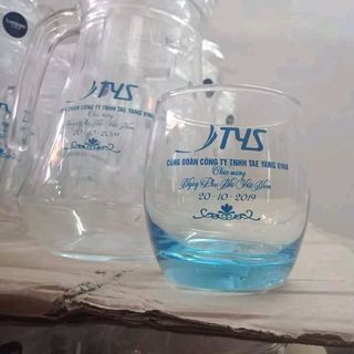 in cốc thủy tinh theo yêu cầu