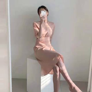 Đầm midi hồng cách điệu eo
