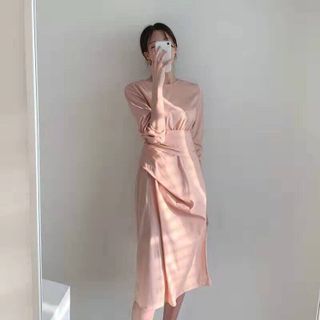 Đầm midi hồng cách điệu eo