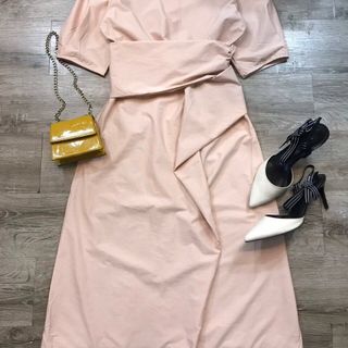 Đầm midi hồng cách điệu eo