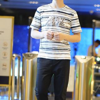 Áo Thun Nam Sọc Nâu In Chữ CELEB