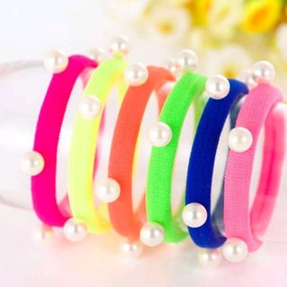cột tóc đủ mẫu