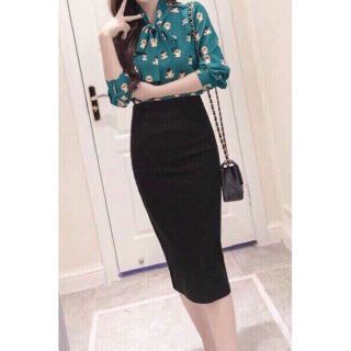 Chân váy bút chì vải umi